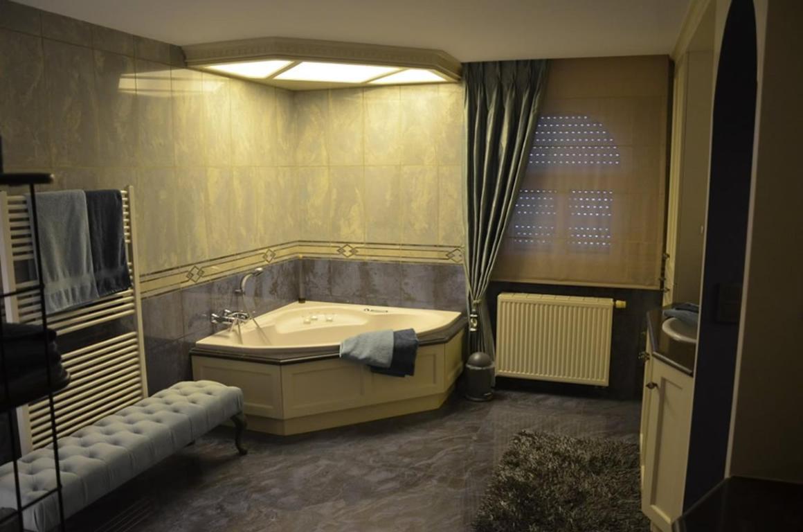 B&B Serenity NeerNeerpelt Dış mekan fotoğraf